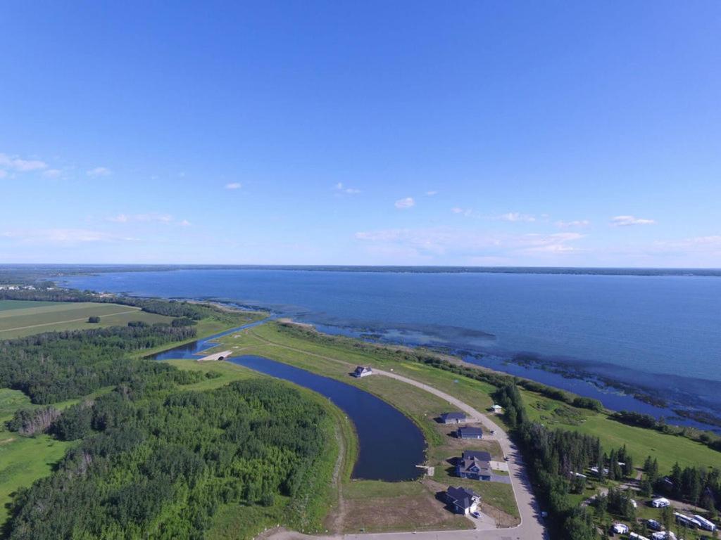 Alberta Beach Inn And Suites المظهر الخارجي الصورة