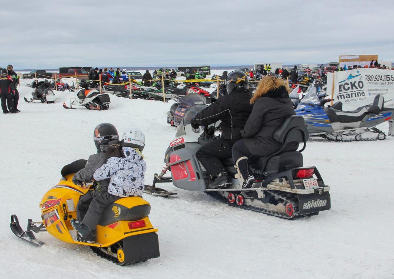 Alberta Beach Inn And Suites المظهر الخارجي الصورة
